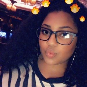 Meet your Posher, Madeline